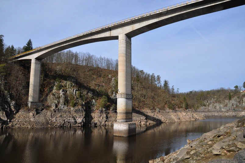 Zvíkovský otavský most